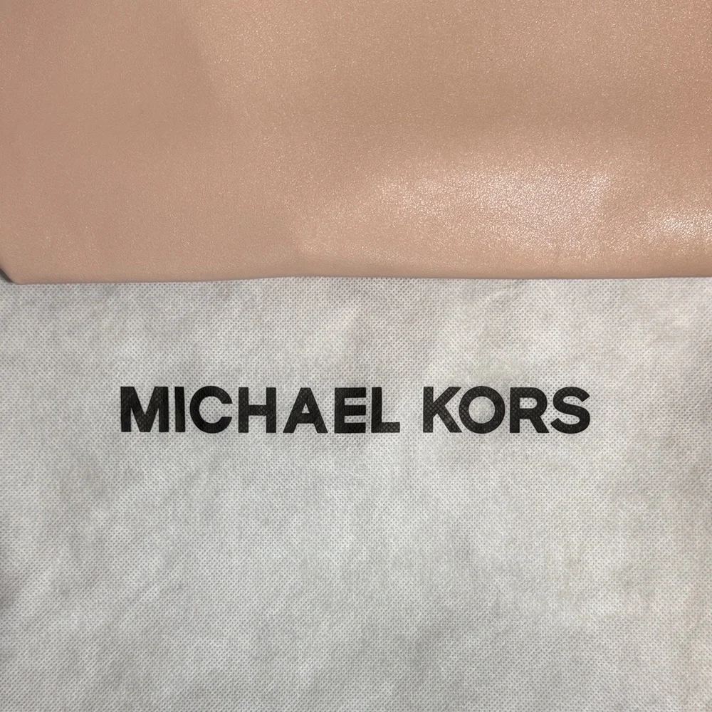 New New Michael Kors Light Pink Logo Tote Front Pocket Dust Bag Faux Leather